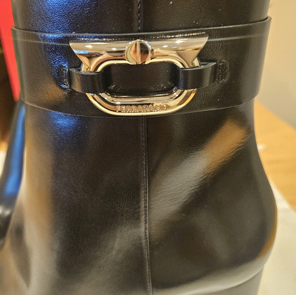 Salvatore Ferragamo Placida Bootie Black boot - Picture 8 of 8